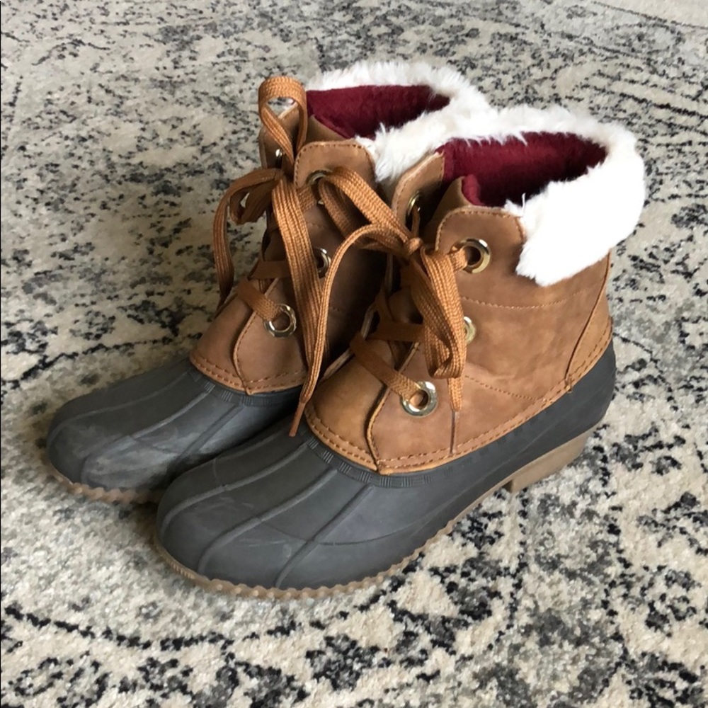 Tommy Hilfiger duck boots size 8